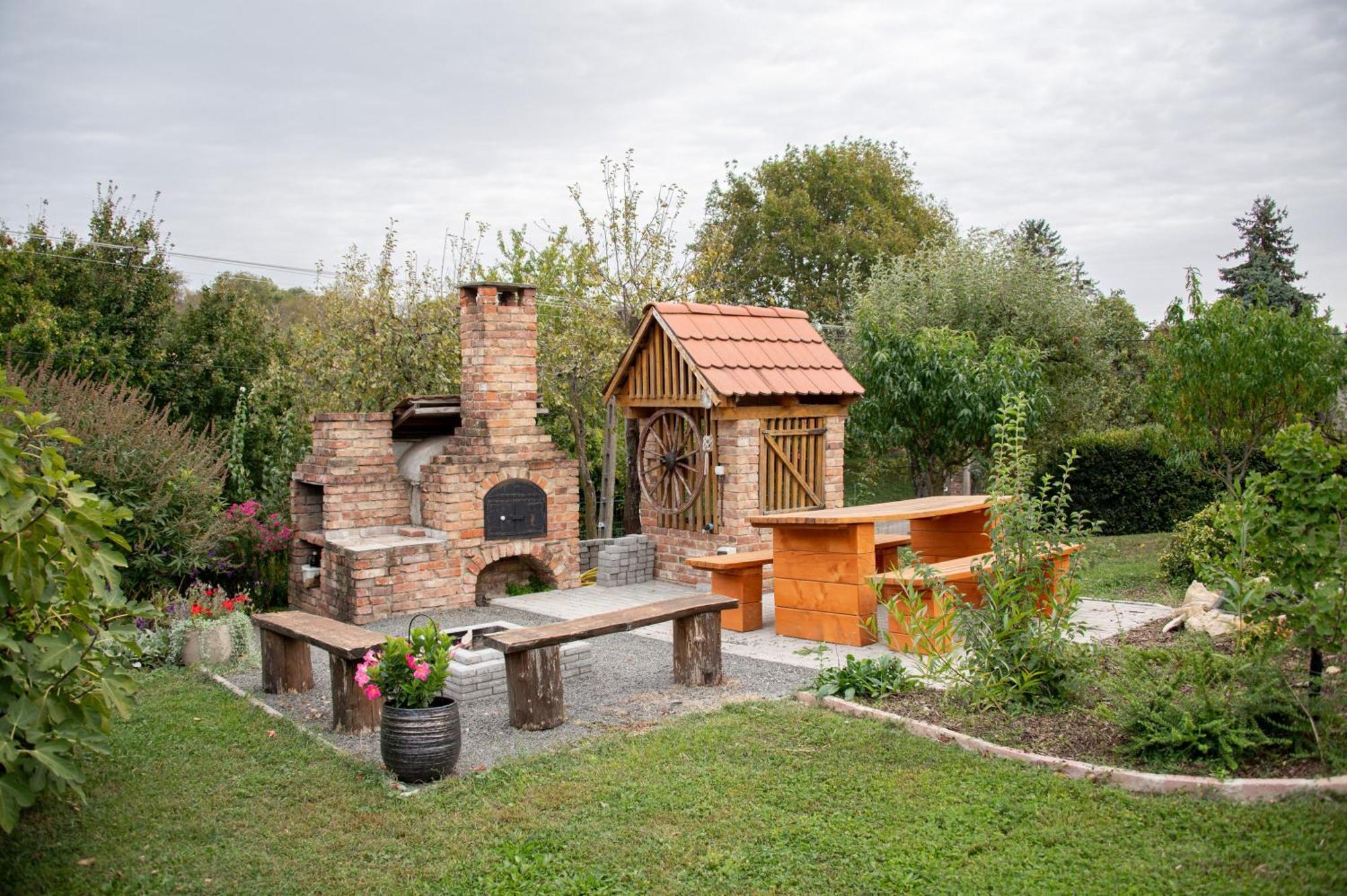 Rozmaring Vendégház Zengovarkony Exterior foto