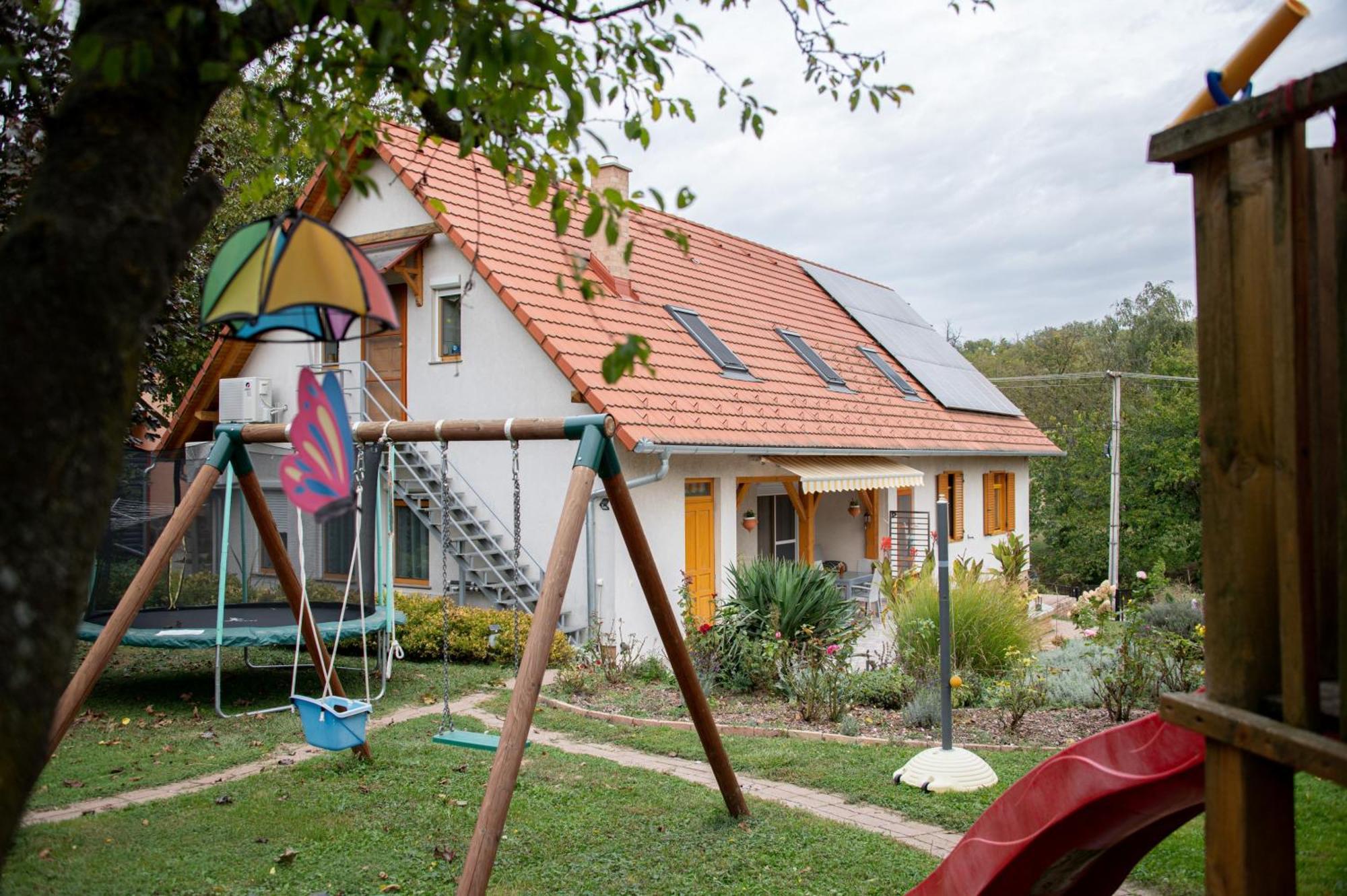 Rozmaring Vendégház Zengovarkony Exterior foto