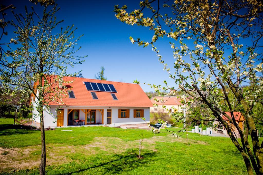 Rozmaring Vendégház Zengovarkony Exterior foto