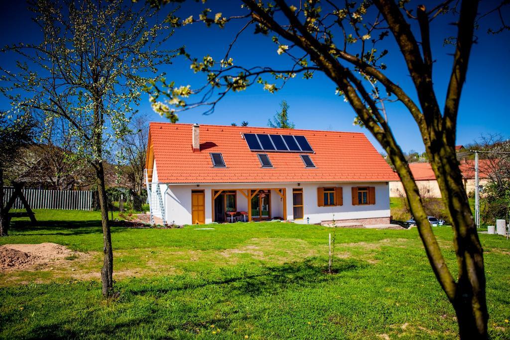 Rozmaring Vendégház Zengovarkony Exterior foto